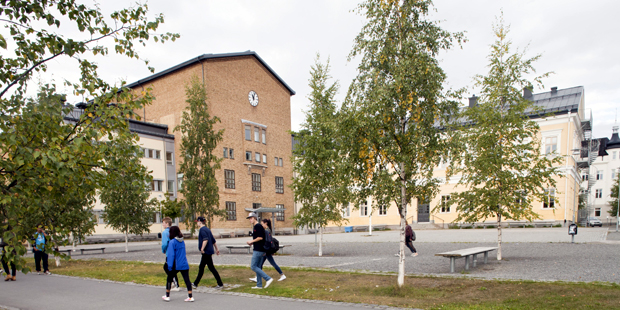 Foto på skolbyggnaden kvarteret Lärkan